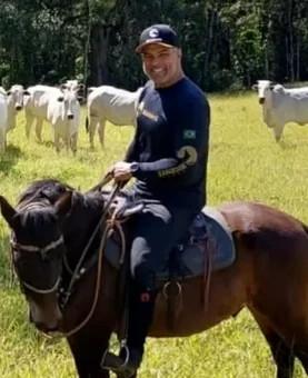 Longe da TV, Maurício Mattar cria cavalos em haras familiar