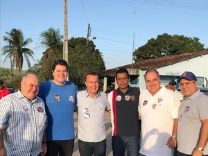 Prefeito Luiz Emílio comanda caminhada em apoio a candidatos