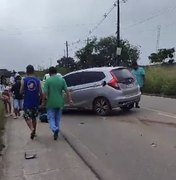 Motorista invade contramão e colide com veículos na AL-115, deixando duas mulheres feridas