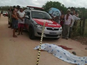 Mulher é executada e filho fica ferido em atentado