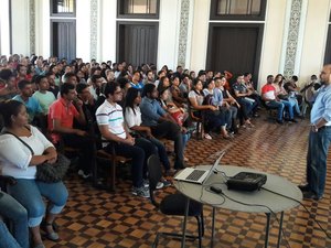 Curso capacita 300 pessoas para vagas em companhias aéreas