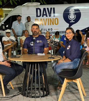 Davi Davino Filho inicia pré-campanha ao Senado ouvindo o povo na praça
