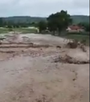 [Vídeo] Rompimento de barragem causa destruição na região Sul de Alagoas