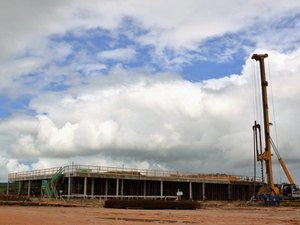 Governador Renan Filho visita obras do Hospital Regional do Norte