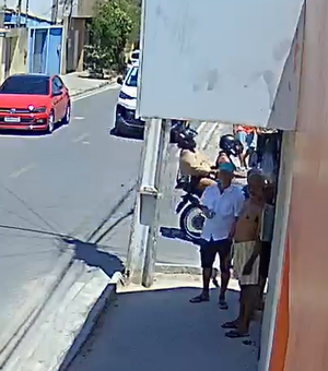 Vídeo mostra momentos antes do acidente que matou duas jovens em Arapiraca; garupa quase cai