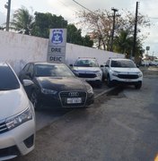 Polícia prende dois suspeitos e apreende 17 carros com documentação falsa em Alagoas