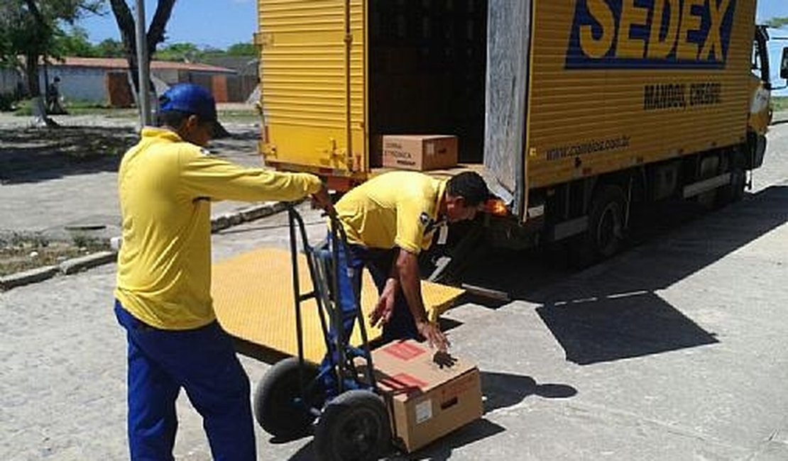 Correios inicia distribuição de carnês do IPTU a moradores de Maceió