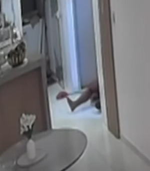 [Vídeo] Câmeras de segurança registram pai matando babá dos filhos; ele alega legítima defesa