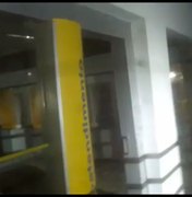Bando fortemente armado tenta explodir cofre de agência bancária em Alagoas