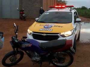 Homem é preso sem habilitação e com chassi de moto adulterado em Arapiraca