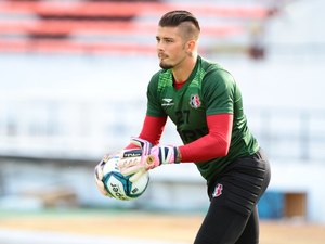 Goleiro do Santa Cruz está se transferindo para o CRB
