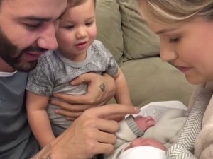 Gusttavo Lima mostra momento fofo com os filhos e fãs se derretem: 'Tanto amor'