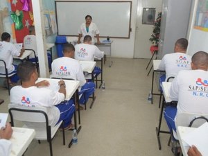 Reeducandos fazem Exame Supletivo do Ensino Fundamental em presídios