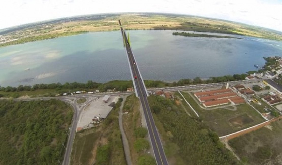 [Vídeo] Ponte Penedo-Neópolis: prefeito anuncia R$ 40 milhões para obras em 2017