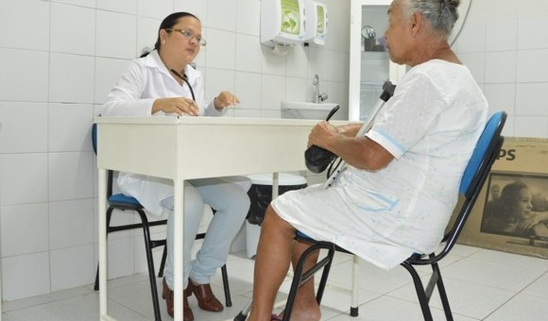 AL ganha reforço de mais 48 médicos para programas de saúde