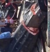 [VÍDEO] Tubarão-baleia vivo é cortado em pedaços em mercado chinês