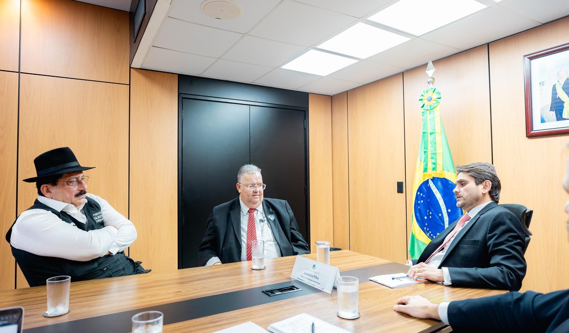 Prefeito Gilberto Gonçalves e Vereador Valério Passos se reúnem com Ministro das Comunicações