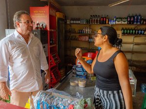 Comerciantes do João Paulo II agradecem ao prefeito Luciano Barbosa pela pavimentação no bairro