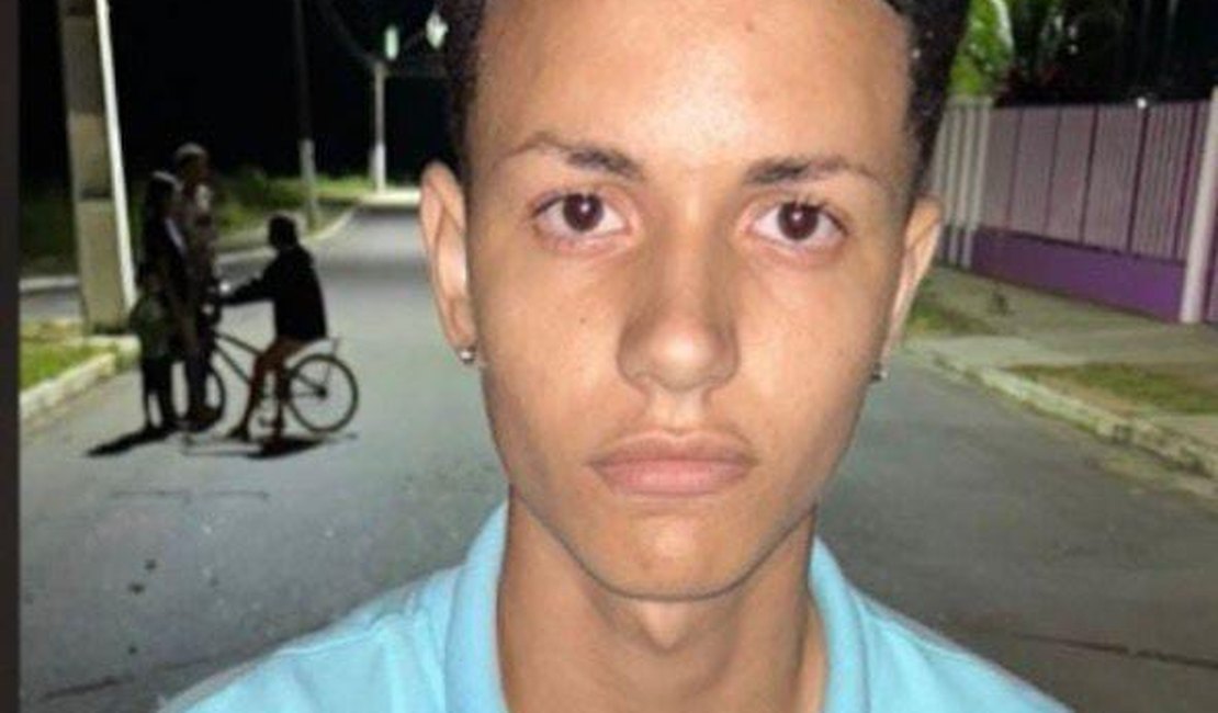 Adolescente de 17 anos é assassinado em frente a residência de Rio Largo