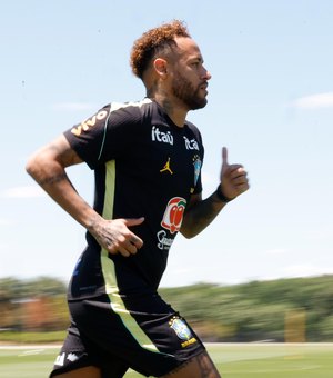 Neymar vai a campo pela primeira vez em treino da seleção brasileira