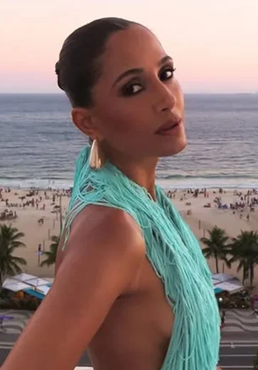 Camila Pitanga faz alerta após ter celular roubado