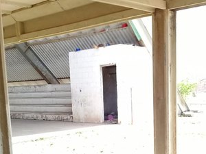 Corpo é encontrado em cima de vestiário de escola em Arapiraca