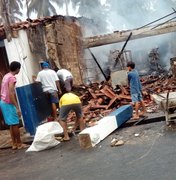 Incêndio durante a madrugada destrói mercadinho em Coruripe 