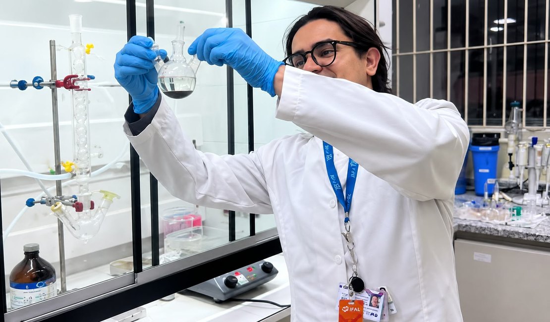 Cientista de Girau do Ponciano cria fórmula na USP para tratar câncer
