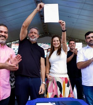 Prefeita Ceci assina ordem de serviço para pavimentação no Povoado Ouricuri