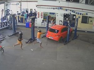 Vídeo mostra momento em que cliente é morto em oficina de Arapiraca; vítima tinha antecedentes