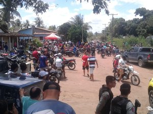 [Vídeo] Polícia acaba com evento de motociclistas no Agreste 
