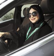 Uber paga R$ 12 bi por mulheres ao volante na Arábia