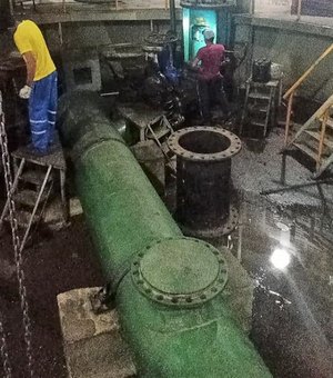 Casal realiza manutenção para consertar bombas e retomar abastecimento da Bacia Leiteira
