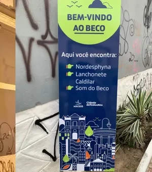Placa histórica do Beco da Rapariga é reinstalada após polêmica em Maceió