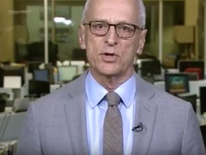 Jornalista faz brincadeira ao comentar morte de Carrie Fisher e é criticado