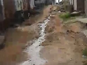 [Vídeo] Moradores denunciam falta de saneamento e infraestrutura em bairro de Arapiraca