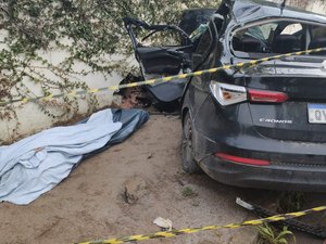 Colisão entre micro-ônibus e carro deixa uma pessoa morta em Maragogi