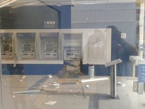 Bandidos explodem caixa eletrônico de agência da CEF em Arapiraca