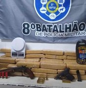 Polícia Militar prende jovem com armas de fogo e 50 kg de maconha em Maceió