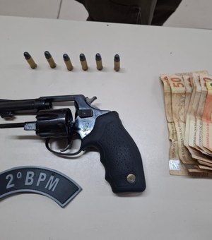 Polícia Militar flagra casal com arma de fogo durante abordagem em Murici