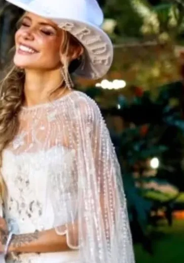 Ex-BBB Marcela Mc Gowan e Luiza Martins comemoram pré-wedding: 'Noivinhas'