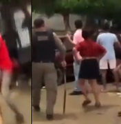 PM é flagrado agredindo mulher com pedaço de pau durante festa em Batalha