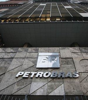 Petroleiros prometem greve contra a privatização da Petrobras