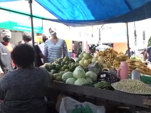 [Vídeo] Apesar de resistência, ambulantes buscam se adequar ao reordenamento no Centro de Arapiraca