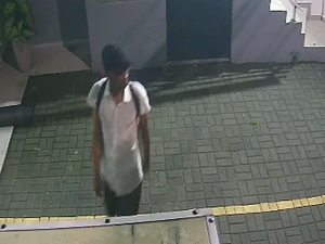 [Vídeo] Homem invade imobiliária e furta televisão no Tabuleiro do Martins, em Maceió