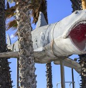 Réplica gigante do protagonista de 'Tubarão' é instalada em Museu do Oscar, nos EUA
