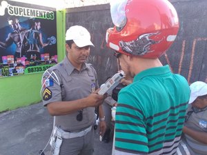 Operação do BPTran autua 27 condutores e flagra seis condutores sem habilitação