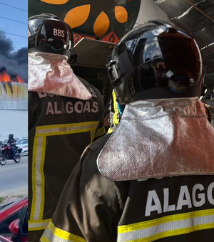 [Vídeo] Incêndio de grandes proporções atinge fábrica no Distrito Industrial, em Maceió