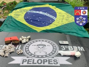 Suspeito tenta se desfazer de sacola, mas é preso com cocaína e maconha, no Centro de Arapiraca