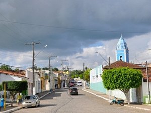 Criminosos furtam escola pública em Limoeiro